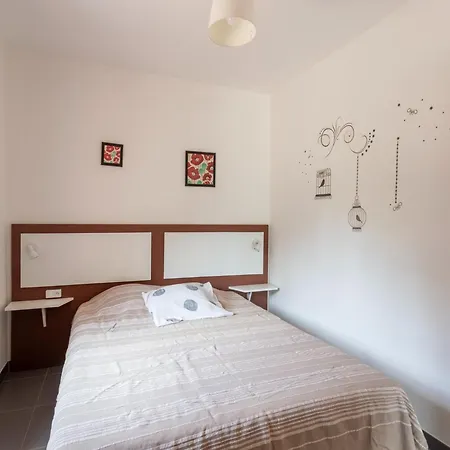 Picturesque In With Pool Villa Montmeyan